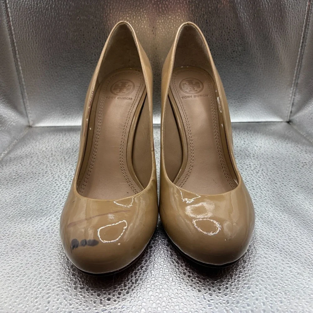 Size 6.5M Tory Burch Astoria Nude Patent Leather Beige Womens Wedge Pump Heels